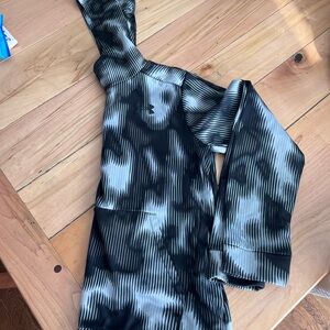 Youth Under Armour Gray and white Fleece Hoodie